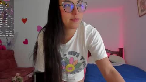 Snapshot of sophielamour chatting on 10-05-25, 12:09 Sophie LAmour online show from 10-05-25, 12:09