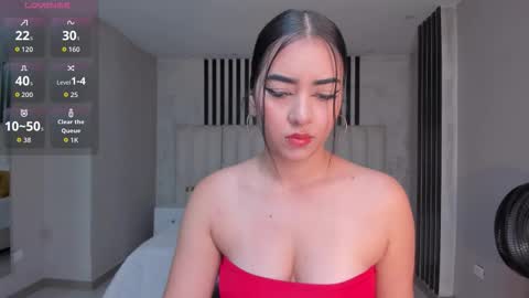 Snapshot of sophielanne chatting on 11-30-25, 11:31 Sophie online show from 11-30-25, 11:31