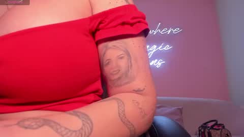Snapshot of sophiepalmerx chatting on 06-21-26, 12:08 Sophie Palmer online show from 06-21-26, 12:08