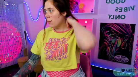 Sophie online show from 02-18-26, 02:02