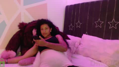 Snapshot of sophiia_dreams chatting on 01-21-25, 12:04 Sophia this is not my real name online show from 01-21-25, 12:04