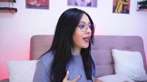 Snapshot of sophiiecums chatting on 01-08-26, 12:57 Sophiie online show from 01-08-26, 12:57