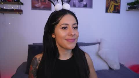 Snapshot of sophiiecums chatting on 01-15-26, 04:39 Sophiie online show from 01-15-26, 04:39