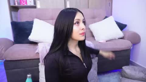 Snapshot of sophiiecums chatting on 02-12-26, 04:07 Sophiie online show from 02-12-26, 04:07