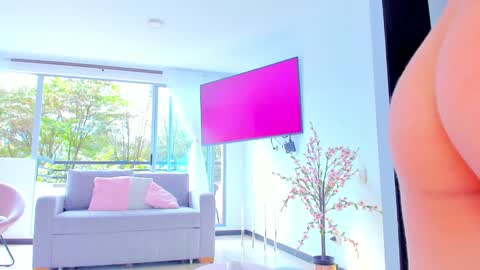 YULITZA online show from 01-27-25, 05:04