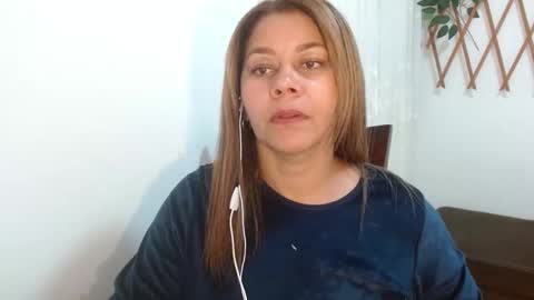 Snapshot of sophisem chatting on 01-18-26, 07:23 sophisem online show from 01-18-26, 07:23