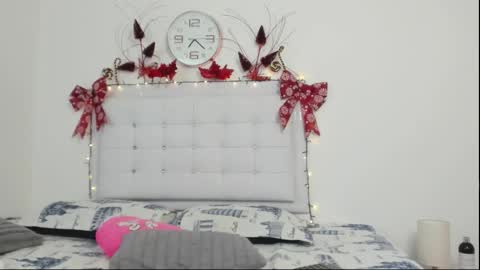 Sofia  online show from 12-19-25, 12:17