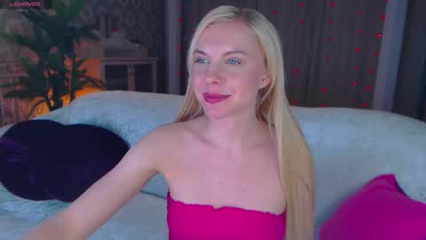 Snapshot of soul_liza chatting on 11-12-25, 08:59 Lisa online show from 11-12-25, 08:59