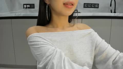 Snapshot of soul_mi chatting on 10-23-25, 04:39 Mia online show from 10-23-25, 04:39