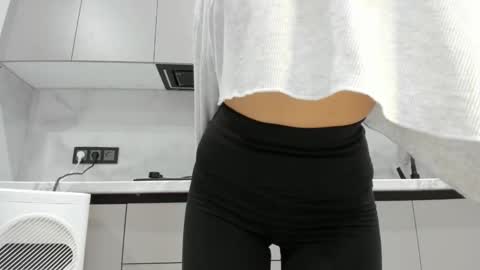 Snapshot of soul_mi chatting on 10-29-25, 09:05 Mia online show from 10-29-25, 09:05