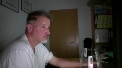Snapshot of soundshark1974 chatting on 07-24-26, 10:08 Soundshark online show from 07-24-26, 10:08