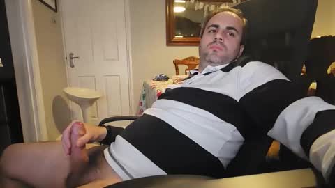 south_african_man_86 online show from 10-29-25, 12:24