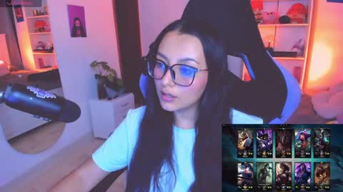 Lili online show from 05-06-26, 01:25