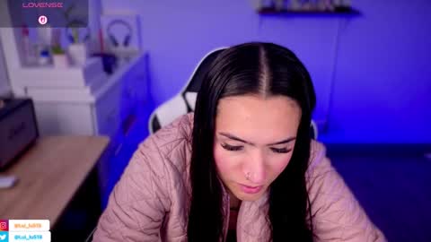 Snapshot of soyabby_ chatting on 10-31-25, 08:54 Luisa online show from 10-31-25, 08:54