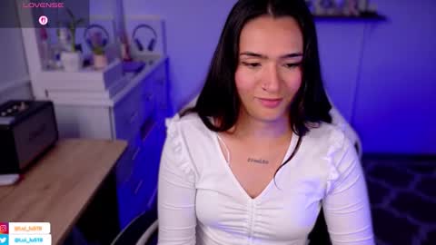 Snapshot of soyabby_ chatting on 11-20-25, 10:42 Luisa online show from 11-20-25, 10:42