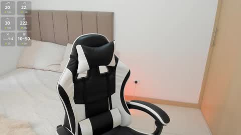 Instagram Soyamandaa  1 online show from 02-04-26, 05:41