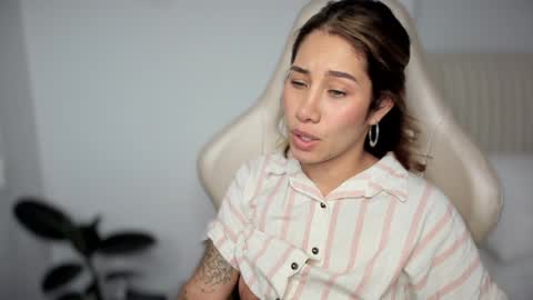 Snapshot of soytulu_ chatting on 12-10-24, 06:49 brisa s online show from 12-10-24, 06:49