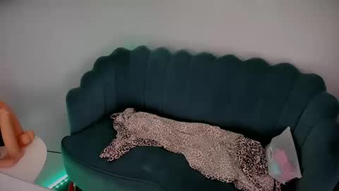 Snapshot of spankamber chatting on 05-05-26, 10:29 AmberSpanks online show from 05-05-26, 10:29