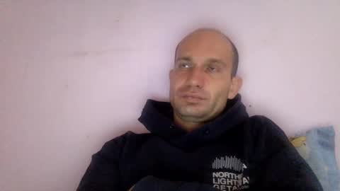 Snapshot of sparei7 chatting on 12-13-24, 02:05 Snaiky online show from 12-13-24, 02:05