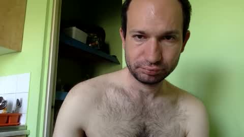 Snapshot of sparei7 chatting on 04-27-26, 08:34 Snaiky online show from 04-27-26, 08:34
