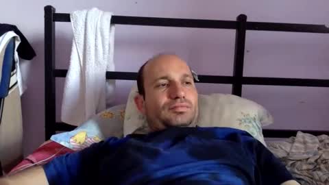 Snapshot of sparei7 chatting on 05-31-26, 01:07 Snaiky online show from 05-31-26, 01:07