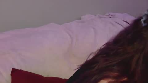 Snapshot of sparklelove69 chatting on 05-17-26, 04:21 Scottietee online show from 05-17-26, 04:21