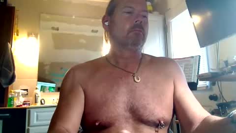 Snapshot of sparky401 chatting on 12-21-25, 03:41 sparky401 online show from 12-21-25, 03:41