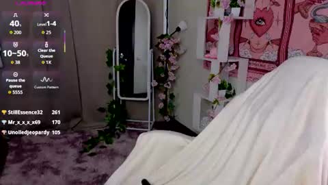Snapshot of sparky_fox chatting on 07-14-26, 02:05 Nika online show from 07-14-26, 02:05