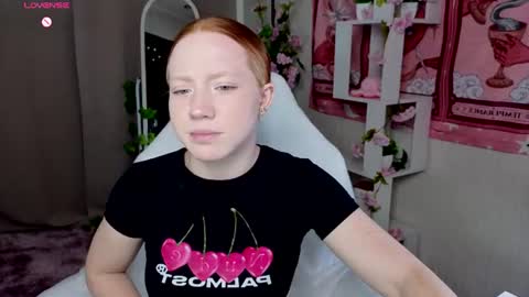 Snapshot of sparky_fox chatting on 07-22-26, 12:13 Nika online show from 07-22-26, 12:13