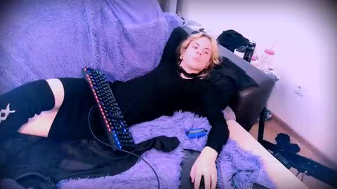 Snapshot of sparkyferret chatting on 10-01-25, 03:51 sparkyferret online show from 10-01-25, 03:51