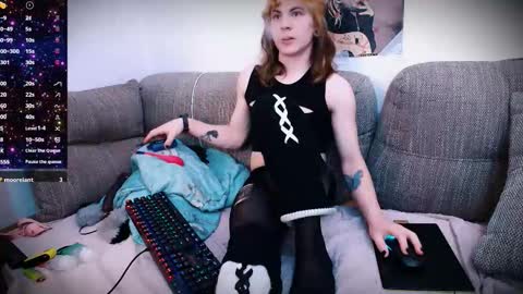 Snapshot of sparkyferret chatting on 10-29-25, 12:24 sparkyferret online show from 10-29-25, 12:24