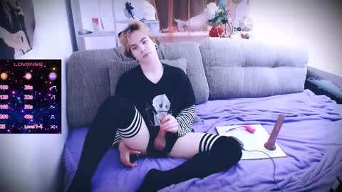 Snapshot of sparkyferret chatting on 11-26-25, 01:12 sparkyferret online show from 11-26-25, 01:12