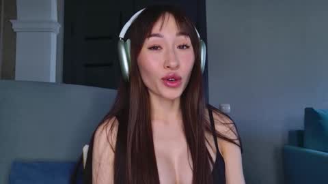 Nicole online show from 03-08-25, 12:41