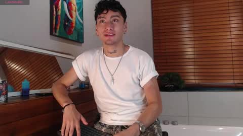 Snapshot of spencerwhite_ chatting on 05-23-26, 08:46 Spencer online show from 05-23-26, 08:46