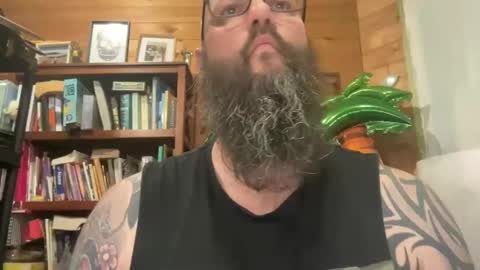 Beard Guy online show from 12-31-24, 03:01