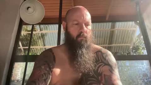 Beard Guy online show from 11-04-25, 09:36