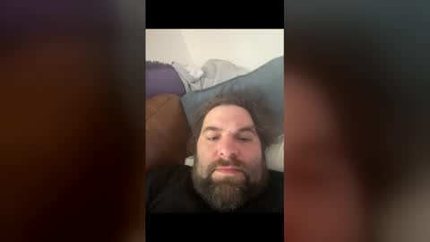 Snapshot of spendermender chatting on 12-18-25, 03:07 spendermender online show from 12-18-25, 03:07