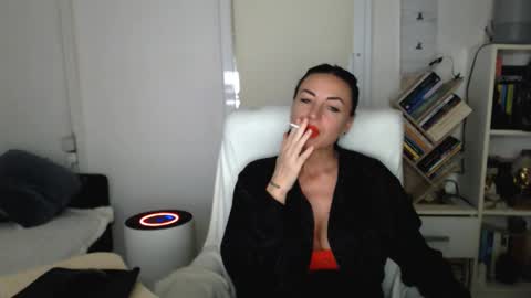 Carla online show from 10-12-25, 03:44