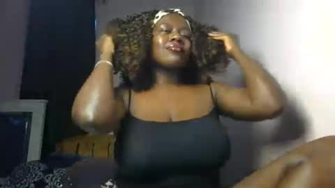 Snapshot of spicy_cherrie chatting on 06-22-26, 01:52 cherrie online show from 06-22-26, 01:52