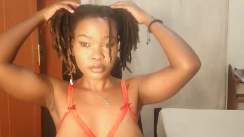 Snapshot of spicy_kerrine chatting on 03-08-25, 11:07 Spicy kerrine online show from 03-08-25, 11:07