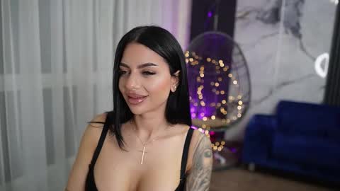 Snapshot of spicy_maple chatting on 11-11-25, 08:09 Spicy Maple online show from 11-11-25, 08:09