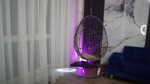 Snapshot of spicy_maple chatting on 11-25-25, 08:42 Spicy Maple online show from 11-25-25, 08:42