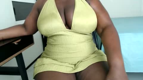 SPICYCHOCSTRAW online show from 03-02-26, 07:10