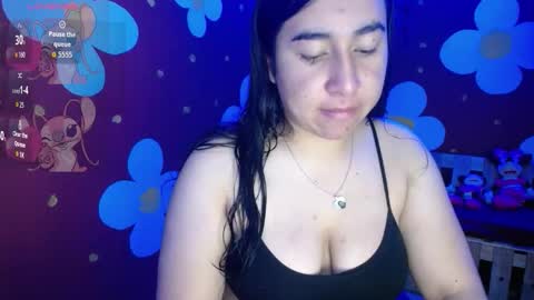 Snapshot of spicydoll4 chatting on 12-17-25, 12:22 Veronica online show from 12-17-25, 12:22