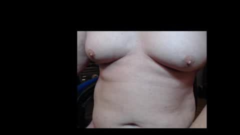 Snapshot of spider19752020 chatting on 10-24-25, 04:36 bri and mags fun room online show from 10-24-25, 04:36