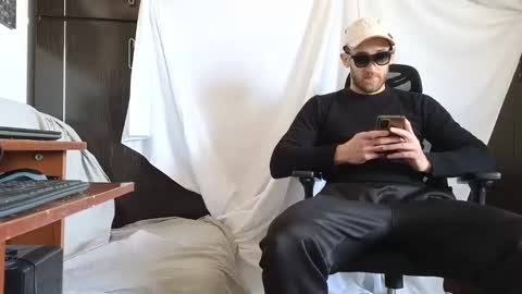 Marco. When Im offline you can view premium content in bio online show from 11-16-25, 08:53