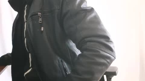 Marco. When Im offline you can view premium content in bio online show from 01-14-26, 09:48