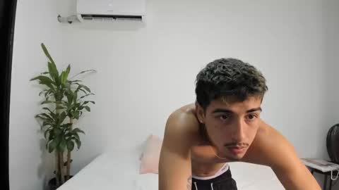 Snapshot of spider_master77 chatting on 10-25-25, 08:03 spider master online show from 10-25-25, 08:03