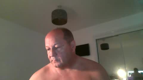 Snapshot of spidey1051a chatting on 06-13-26, 08:01 spidey1051a online show from 06-13-26, 08:01