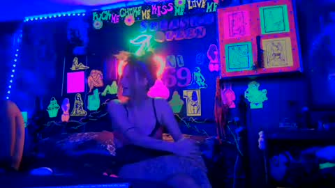 Snapshot of splashh_queen420 chatting on 07-25-26, 10:57 Daddy His Splash Queen online show from 07-25-26, 10:57